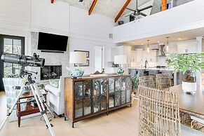 Luxe Lake Greenwood Retreat: Dock & Deck!