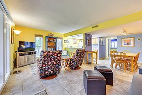 St Johns River Retreat in Welaka w/ Dock Access
