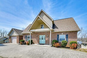 Lake Cumberland Home w/ Hot Tub & Game Room