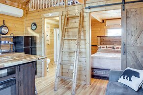 Fire Pit + Pool Access: Cozy Cabin in Sevierville!
