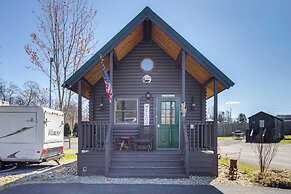 Fire Pit + Pool Access: Cozy Cabin in Sevierville!