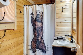 Fire Pit + Pool Access: Cozy Cabin in Sevierville!