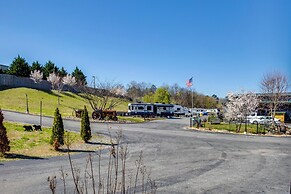 Fire Pit + Pool Access: Cozy Cabin in Sevierville!