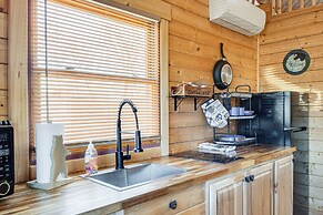 Fire Pit + Pool Access: Cozy Cabin in Sevierville!