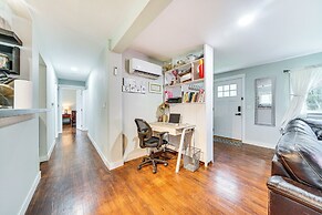 14 Mi to Dtwn Seattle: Sleek Home w/ Large Yard
