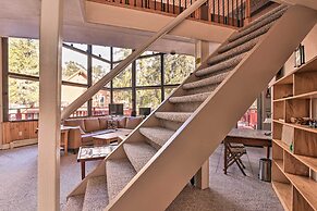 Girdwood Getaway w/ Slope Views: Walk to Lift!