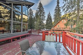 Girdwood Getaway w/ Slope Views: Walk to Lift!