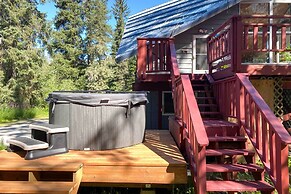 Girdwood Getaway w/ Slope Views: Walk to Lift!