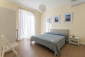 Spacious Apartment In Sori With Terrace