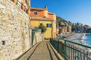 Spacious Apartment In Sori With Terrace