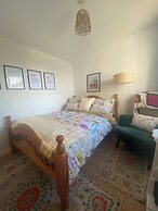 R and B Warm and Cosy Cabin