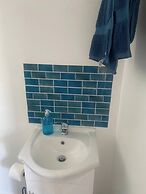 R and B Warm and Cosy Cabin