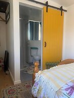 R and B Warm and Cosy Cabin