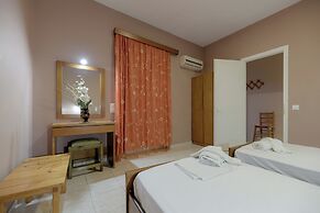 Anthi Studios & Apartments