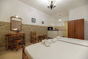 Anthi Studios & Apartments