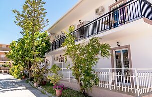 Anthi Studios & Apartments