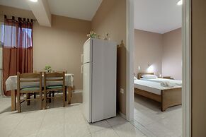 Anthi Studios & Apartments