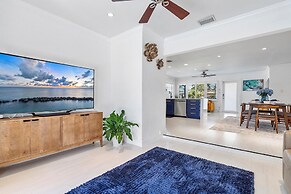 Blue Wave Retreat At Hollywood Beach 3 Bedroom Home