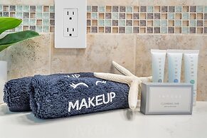 Blue Wave Retreat At Hollywood Beach 3 Bedroom Home