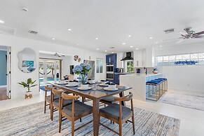 Blue Wave Retreat At Hollywood Beach 3 Bedroom Home