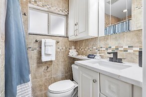 Blue Wave Retreat At Hollywood Beach 3 Bedroom Home