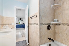 Blue Wave Retreat At Hollywood Beach 3 Bedroom Home