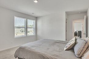 5br Pet Friendly Retreat With Garage Parking 5 Bedroom Home