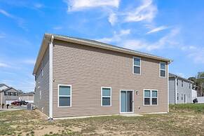 5br Pet Friendly Retreat With Garage Parking 5 Bedroom Home