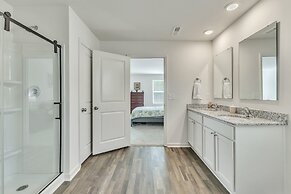 5br Pet Friendly Retreat With Garage Parking 5 Bedroom Home