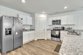 5br Pet Friendly Retreat With Garage Parking 5 Bedroom Home