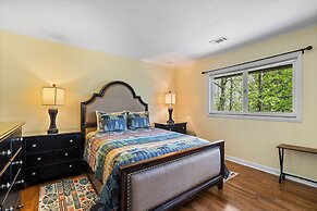Cosby Mountain Lodge 4 Bedroom Home
