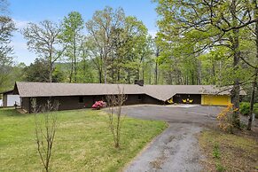 Cosby Mountain Lodge 4 Bedroom Home