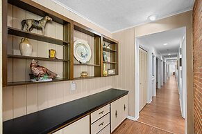 Cosby Mountain Lodge 4 Bedroom Home