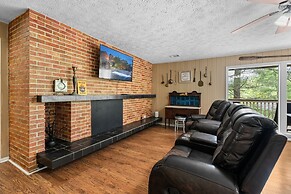 Cosby Mountain Lodge 4 Bedroom Home