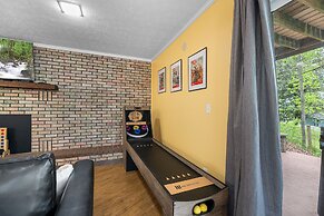 Cosby Mountain Lodge 4 Bedroom Home