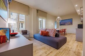 Lucy Florence Charming Modern Apartment