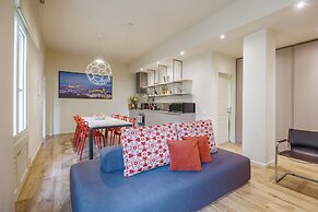 Lucy Florence Charming Modern Apartment
