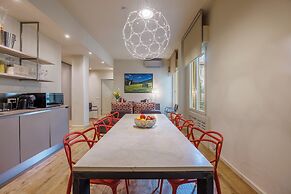 Lucy Florence Charming Modern Apartment