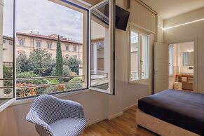 Lucy Florence Charming Modern Apartment