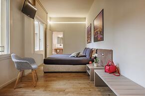 Lucy Florence Charming Modern Apartment