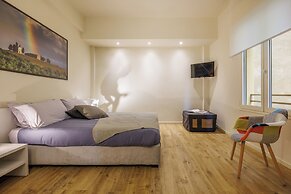 Lucy Florence Charming Modern Apartment