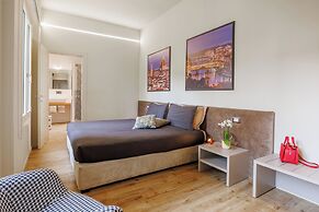 Lucy Florence Charming Modern Apartment