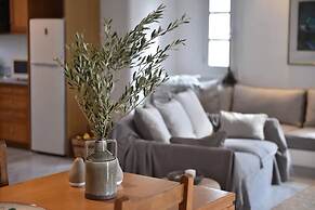 Cycladic home in Kampos by GHH