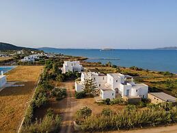 Cycladic home in Kampos by GHH