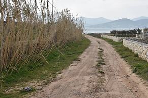 Cycladic home in Kampos by GHH