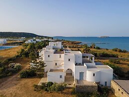 Cycladic home in Kampos by GHH