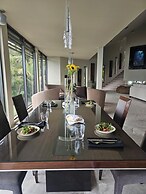 Exclusive Suite - Ocean Views & Beach