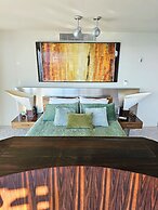 Exclusive Suite - Ocean Views & Beach