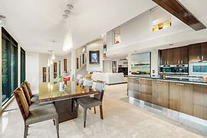 Exclusive Suite - Ocean Views & Beach