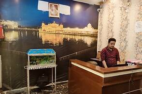 Gurjeet Hotel By Naavagat